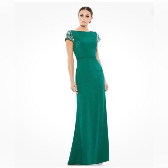Dresses & Skirts - Mac Duggal NWT Women’s Emerald Green Beaded Cap Sleeves Gown size 2 #557…